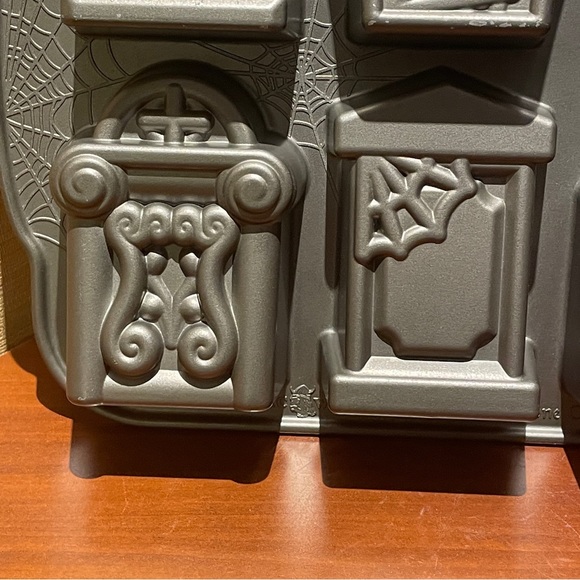 NordicWare Tombstone Cakelets Pan - Picture 7 of 9